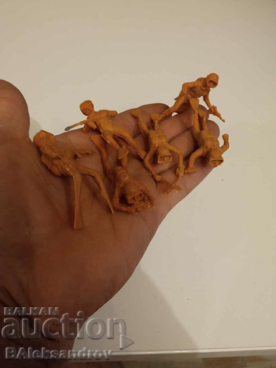 Παράδοση Πολλοί δύτες για συλλογή