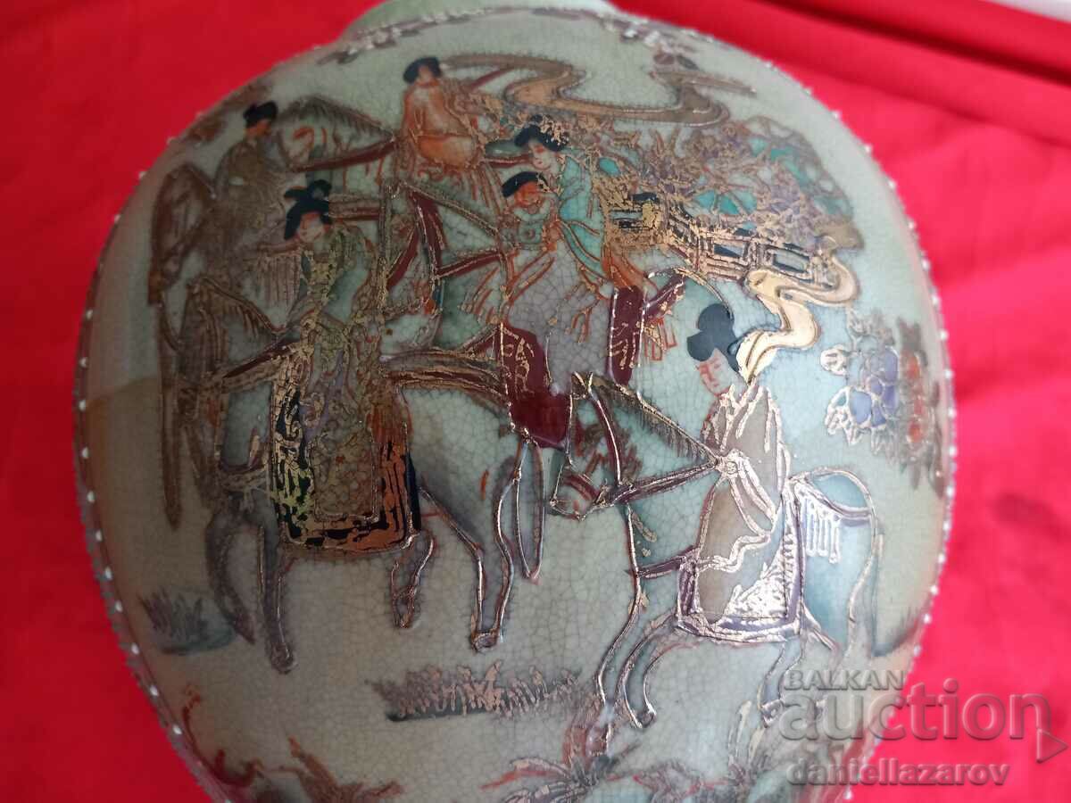 Auction SATSUMA Old Japanese Vase Hand Painted Marked Auction SATSUMA Old Japanese Vase Hand Painted Marked