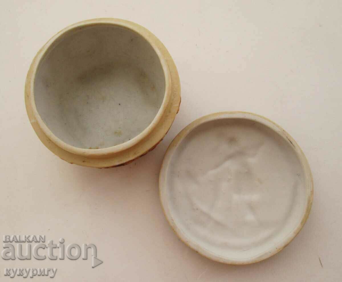 Auction Old porcelain box for jewelry trinkets - dancing Tango Auction Old porcelain box for jewelry trinkets - dancing Tango