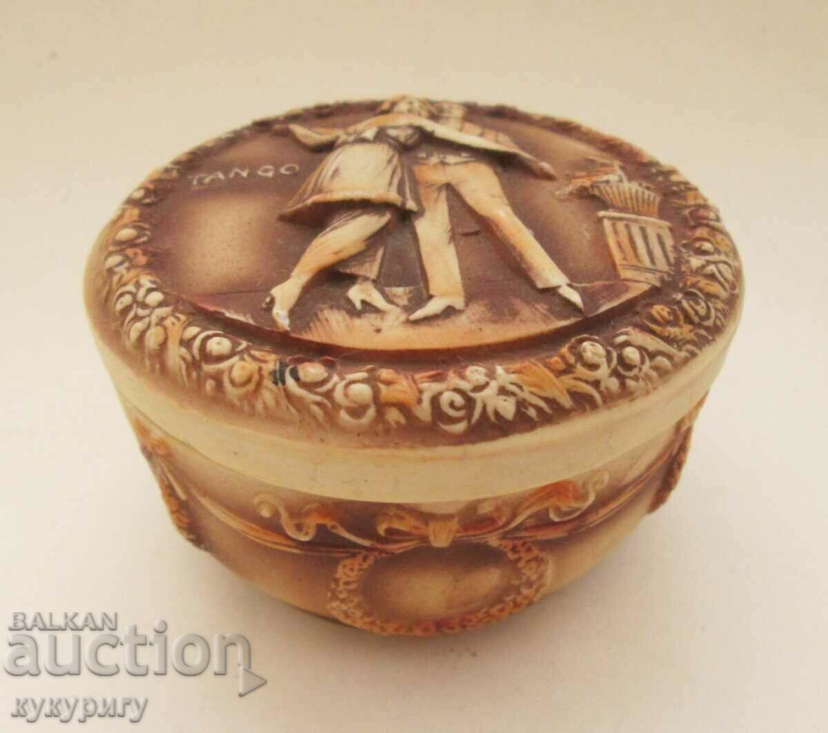 Old porcelain box for jewelry trinkets - dancing Tango Old porcelain box for jewelry trinkets - dancing Tango