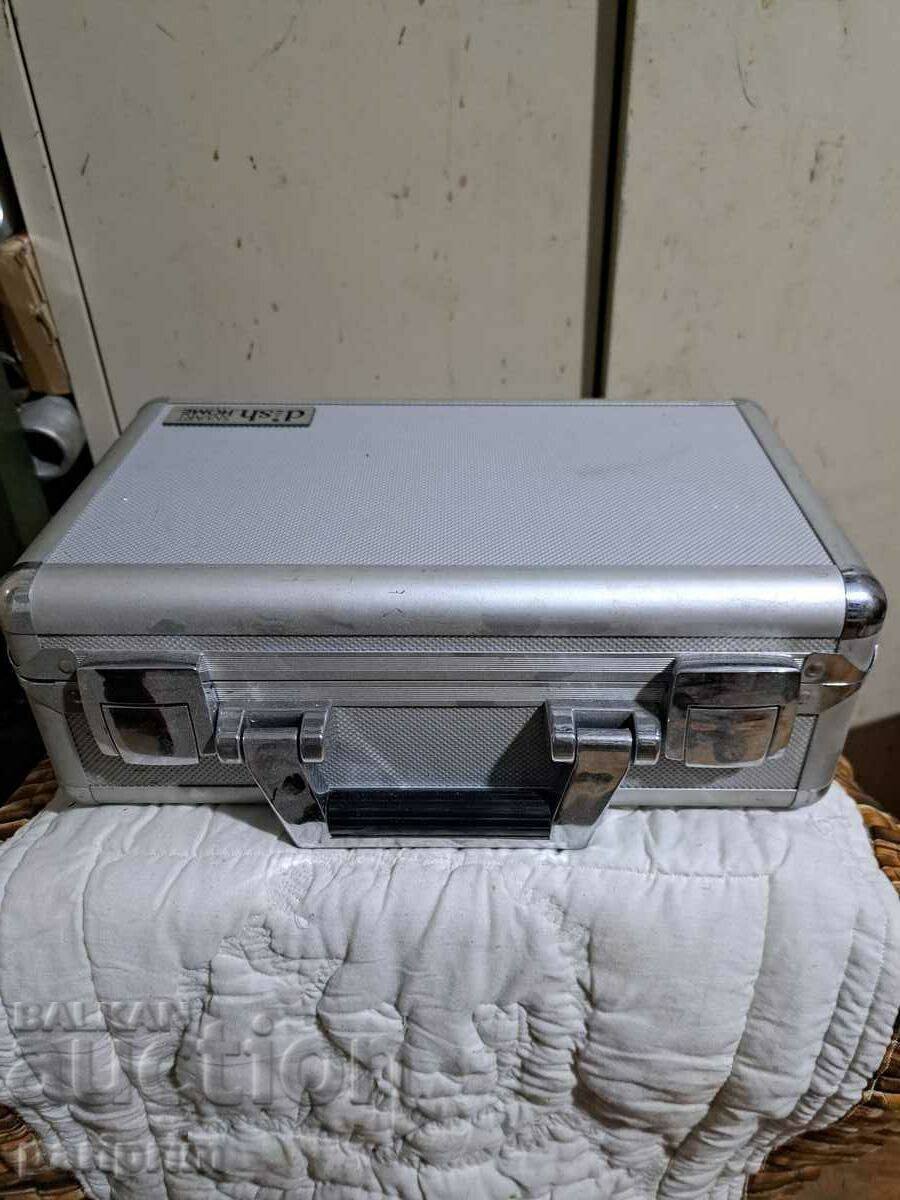 SUPER ALUMINUM SUITCASE, STABLE, WITH ELECTRONICS