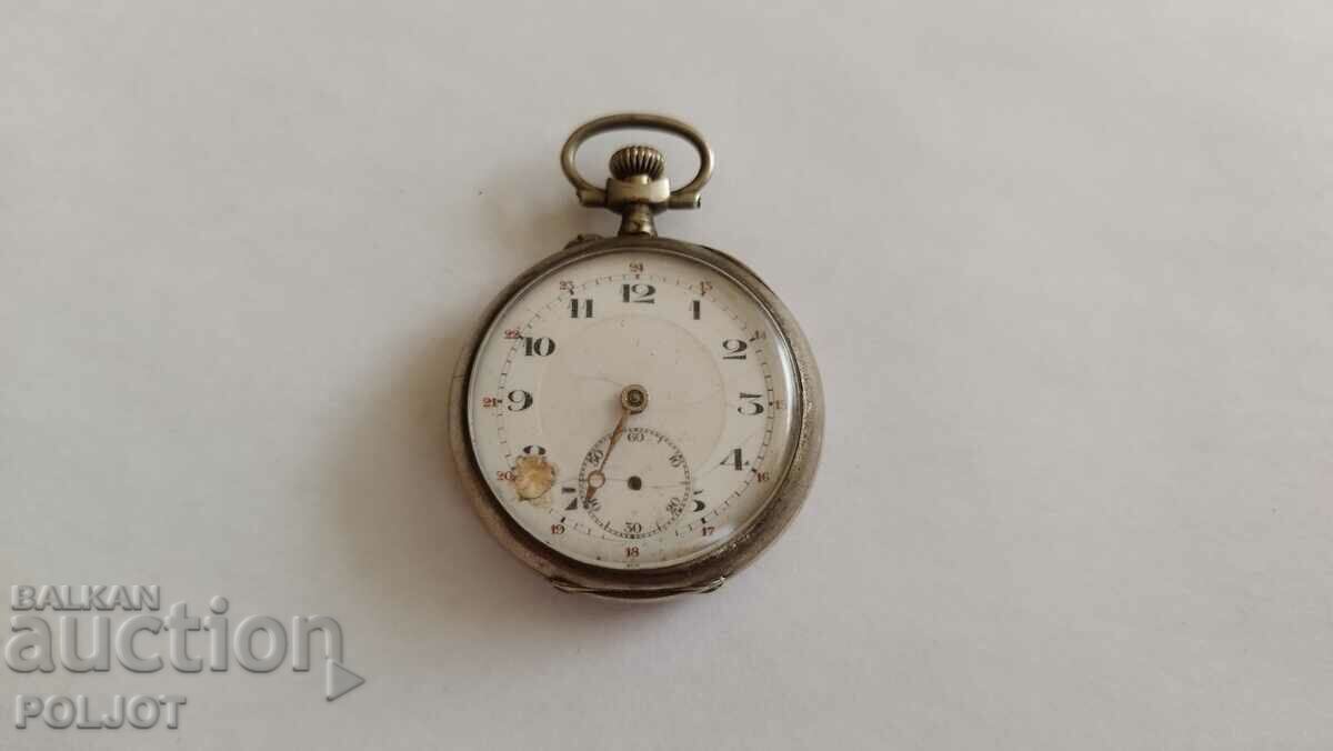 Παλιό ασημί μηχανικό ρολόι τσέπης