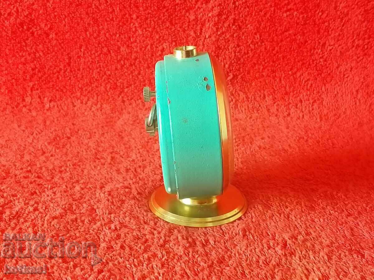 Delivery of Old social desktop clock Alarm clock Slava SLAVA USSR Delivery of Old social desktop clock Alarm clock Slava SLAVA USSR