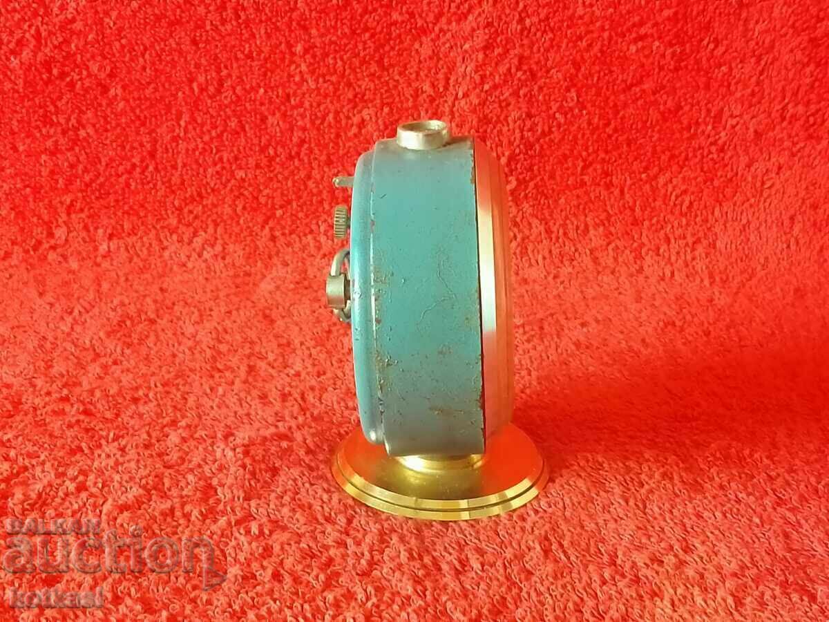 Delivery of Old social desktop clock Alarm clock Slava SLAVA USSR Delivery of Old social desktop clock Alarm clock Slava SLAVA USSR