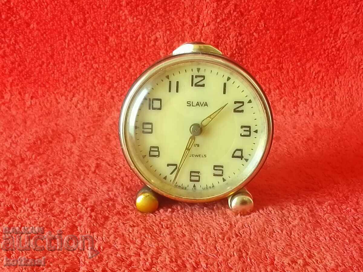 Παλαιό κοινωνικό επιτραπέζιο ρολόι Ξυπνητήρι Slava SLAVA ΕΣΣΔ