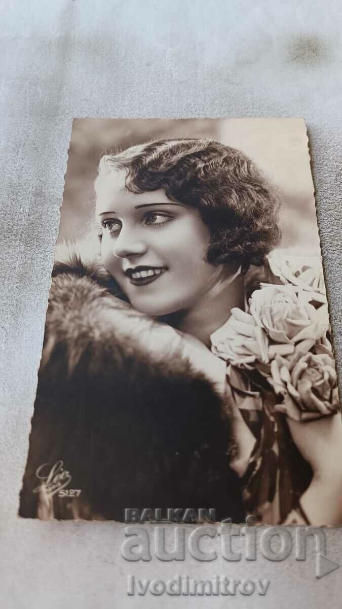 Пощенска картичка Младо момиче Свищовъ 1932