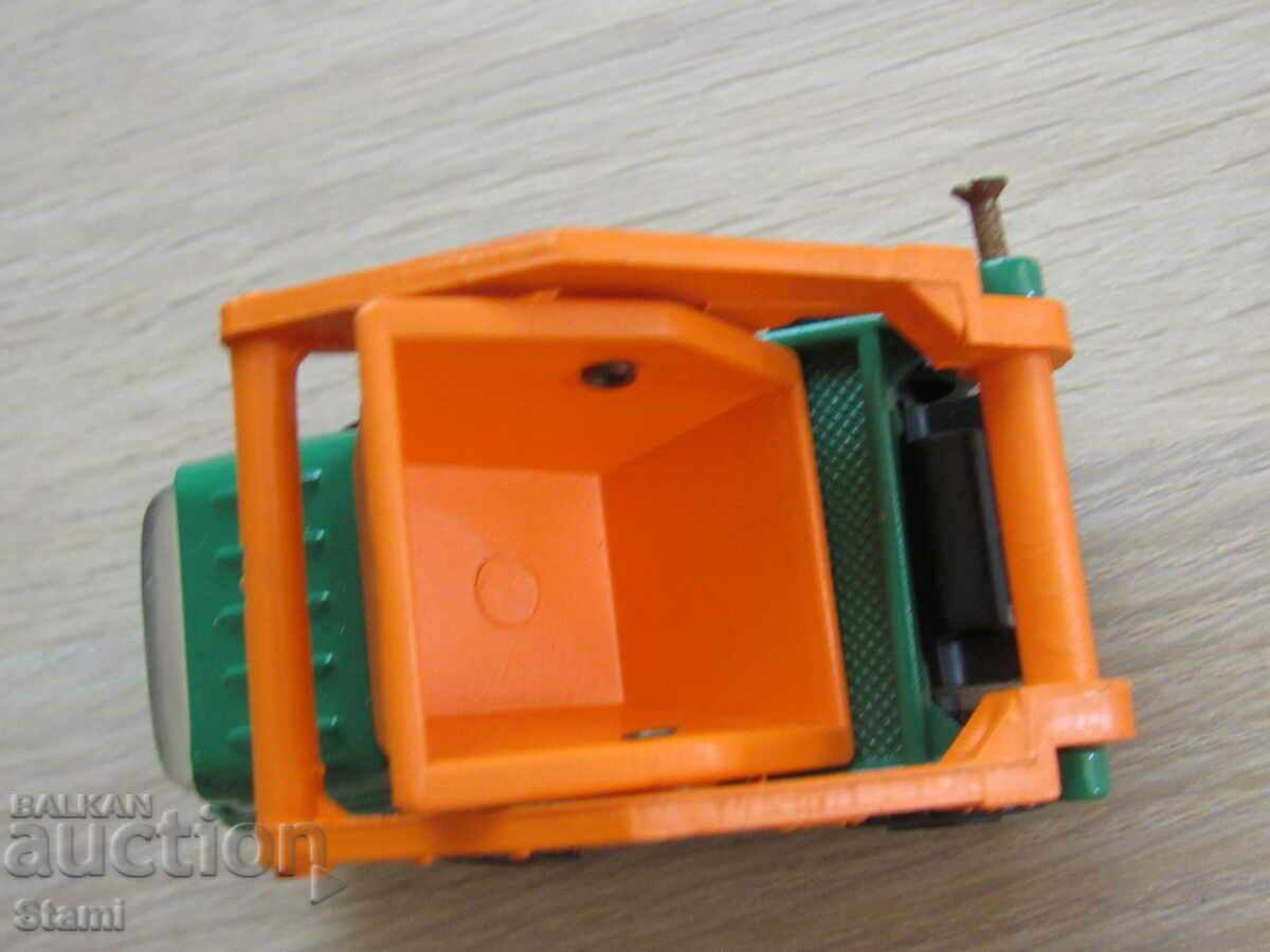Collector dump truck MIKRO, 1987 with price 35.00 BGN | € 17.90 Collector dump truck MIKRO, 1987 with price 35.00 BGN | € 17.90
