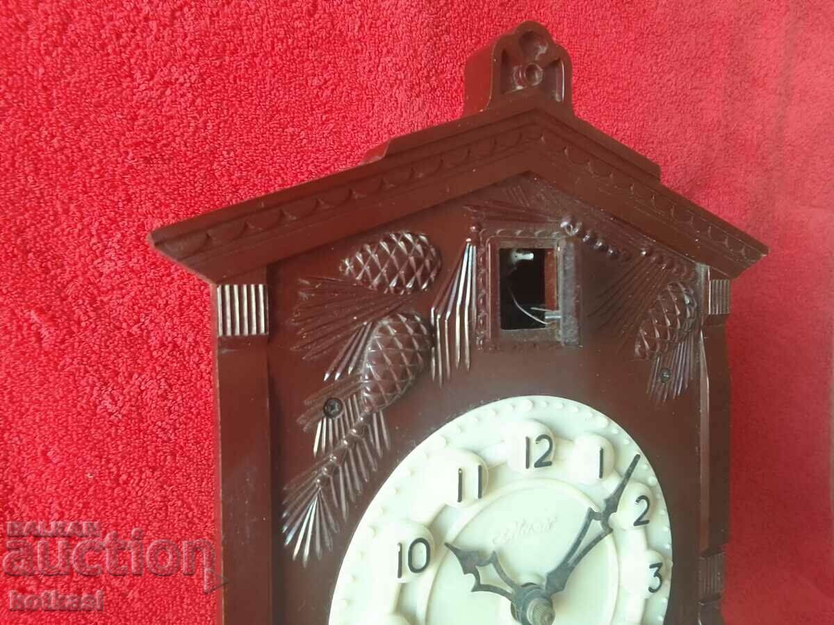 Old wall clock cuckoo cuckoo USSR with price 45.50 BGN | € 23.26 Old wall clock cuckoo cuckoo USSR with price 45.50 BGN | € 23.26