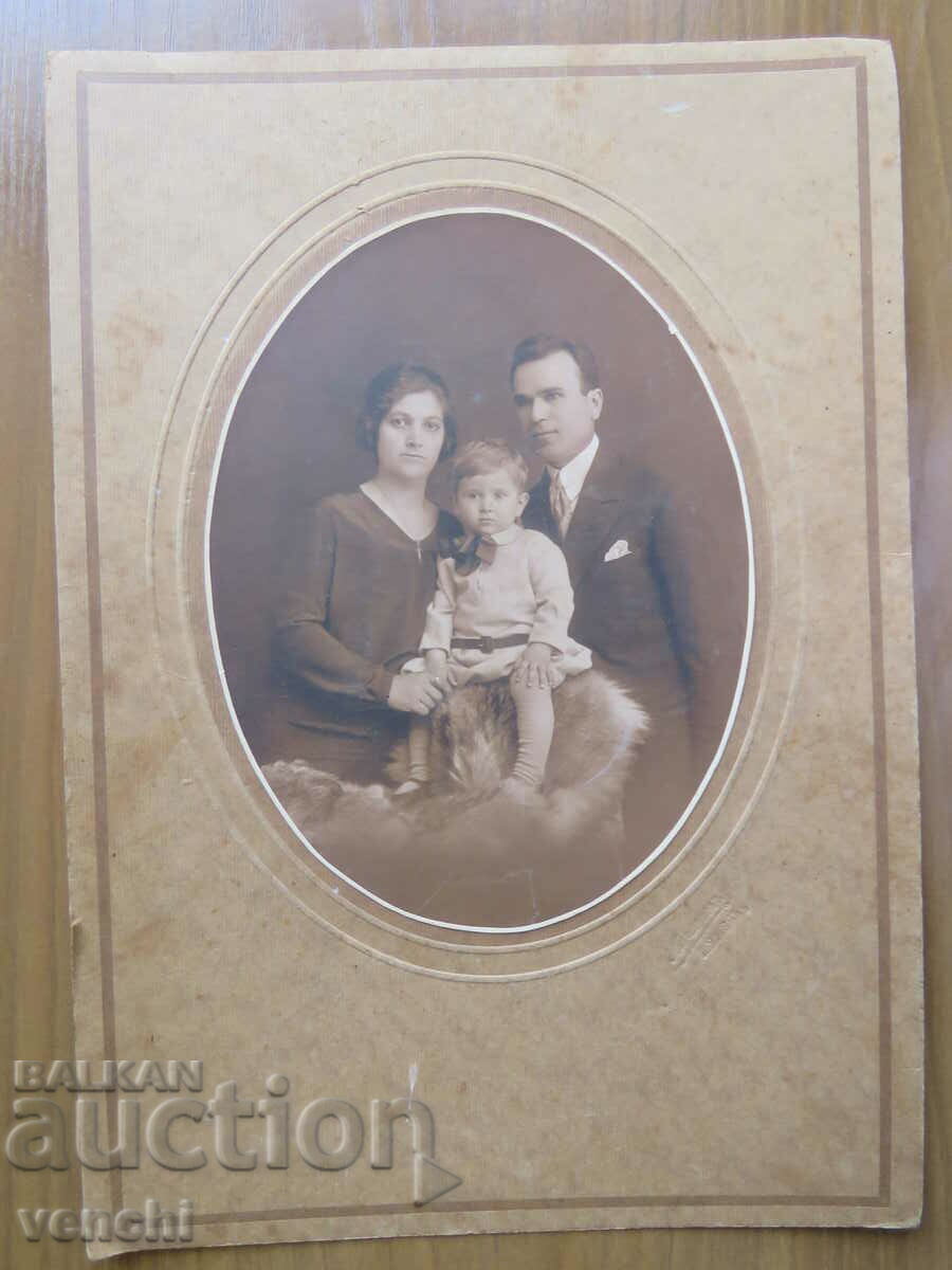 СТАРА ФОТОГРАФИЯ - КАРТОН - ГОЛЯМА - МАРКАРЯН - ШУМЕН СТАРА ФОТОГРАФИЯ - КАРТОН - ГОЛЯМА - МАРКАРЯН - ШУМЕН