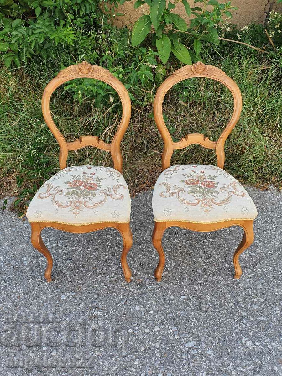 Beautiful vintage chairs array!!!