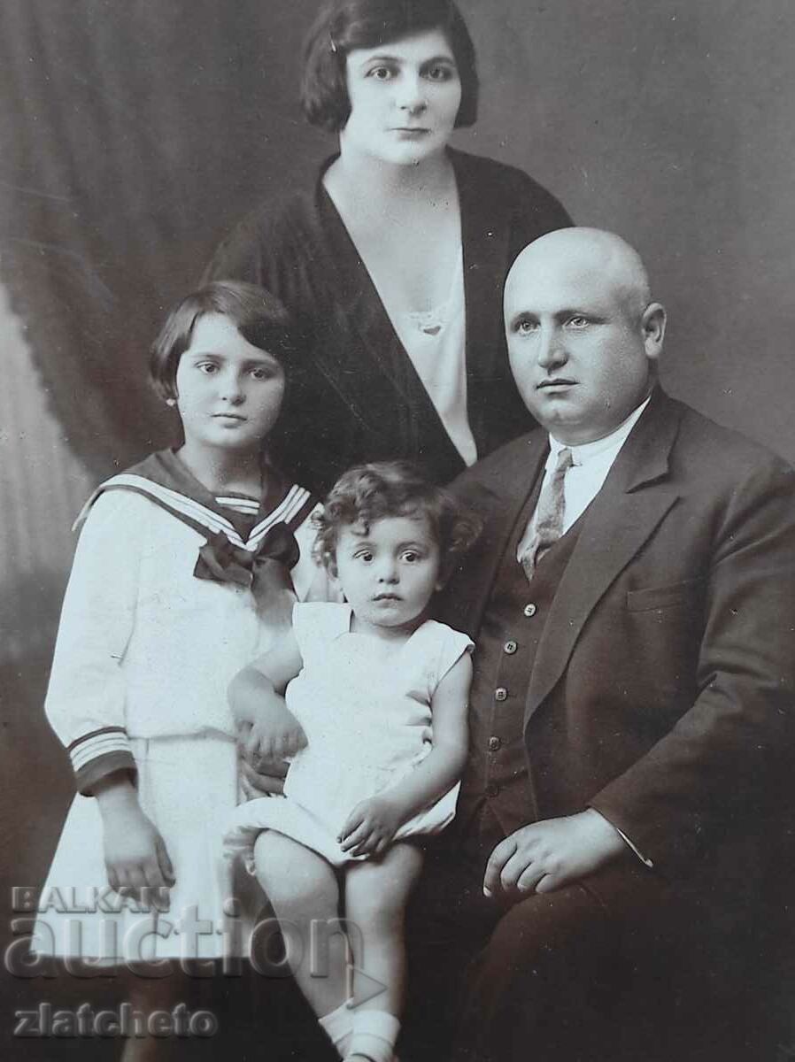 Δημοπρασία Παλιό φωτογραφικό χαρτόνι Βασίλειο της Βουλγαρίας - οικογένεια στο Ruse Δημοπρασία Παλιό φωτογραφικό χαρτόνι Βασίλειο της Βουλγαρίας - οικογένεια στο Ruse