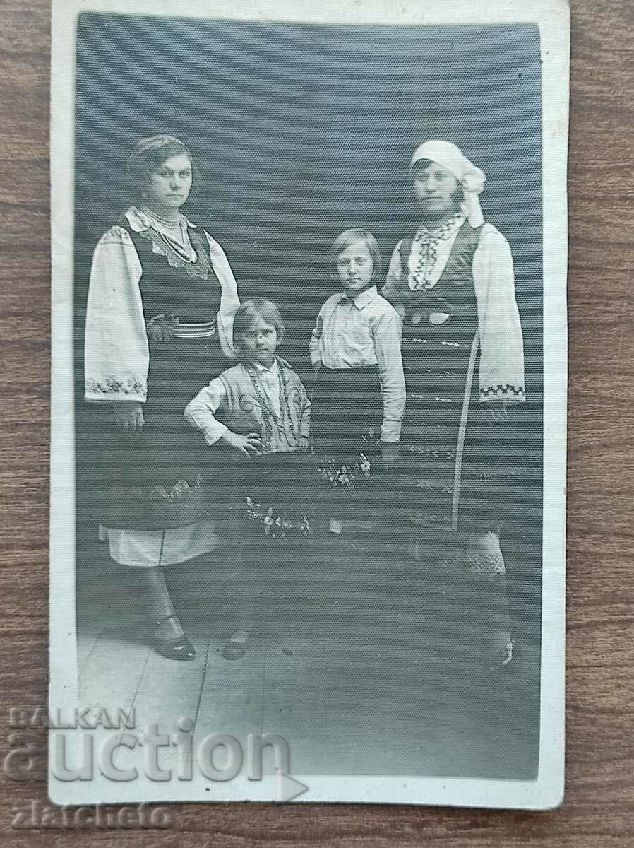 Παλαιά φωτογραφία Βασίλειο της Βουλγαρίας - Γυναίκες με λαϊκή φορεσιά