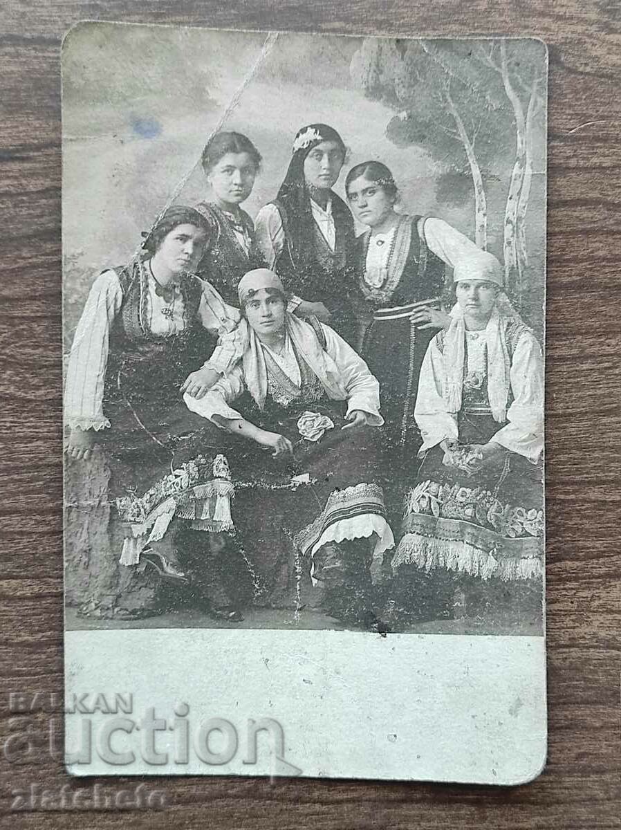 Παλαιά φωτογραφία Βασίλειο της Βουλγαρίας - Γυναίκες με λαϊκή φορεσιά