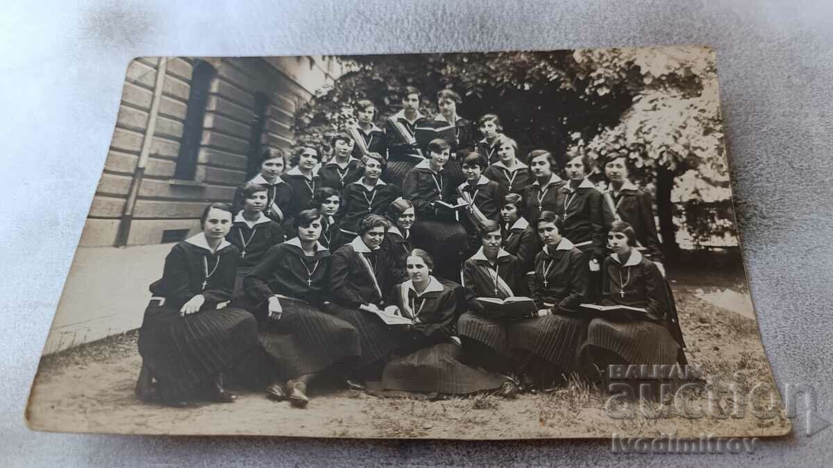 Fotografie Rousse Studenți în curtea școlii Roustchouk 1929