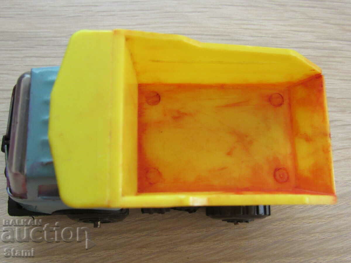 Collector dump truck MIKRO, 1987 with price 25.00 BGN | € 12.78 Collector dump truck MIKRO, 1987 with price 25.00 BGN | € 12.78