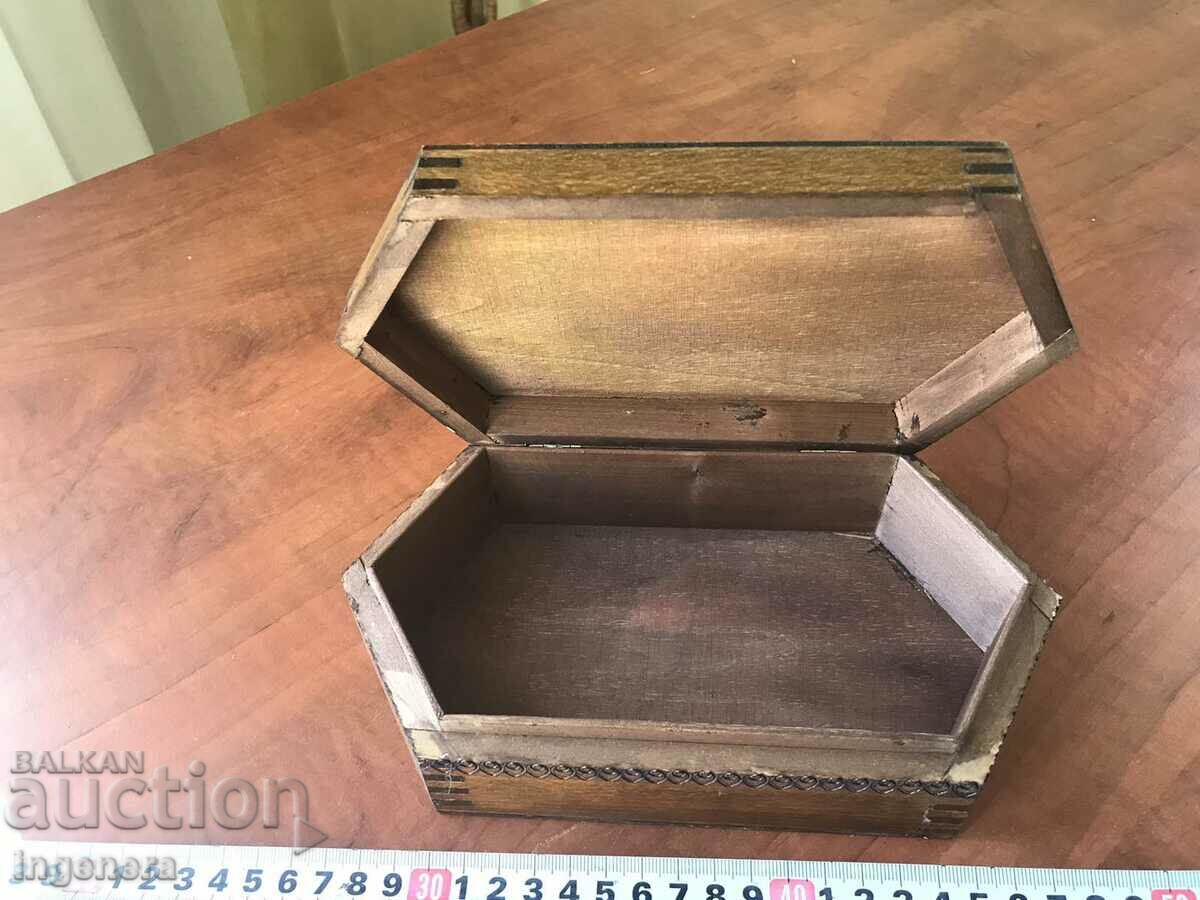 Auction  BOX WOOD PYROGRAPH DRAWING ANTIQUE FROM SOCA MOSTRA