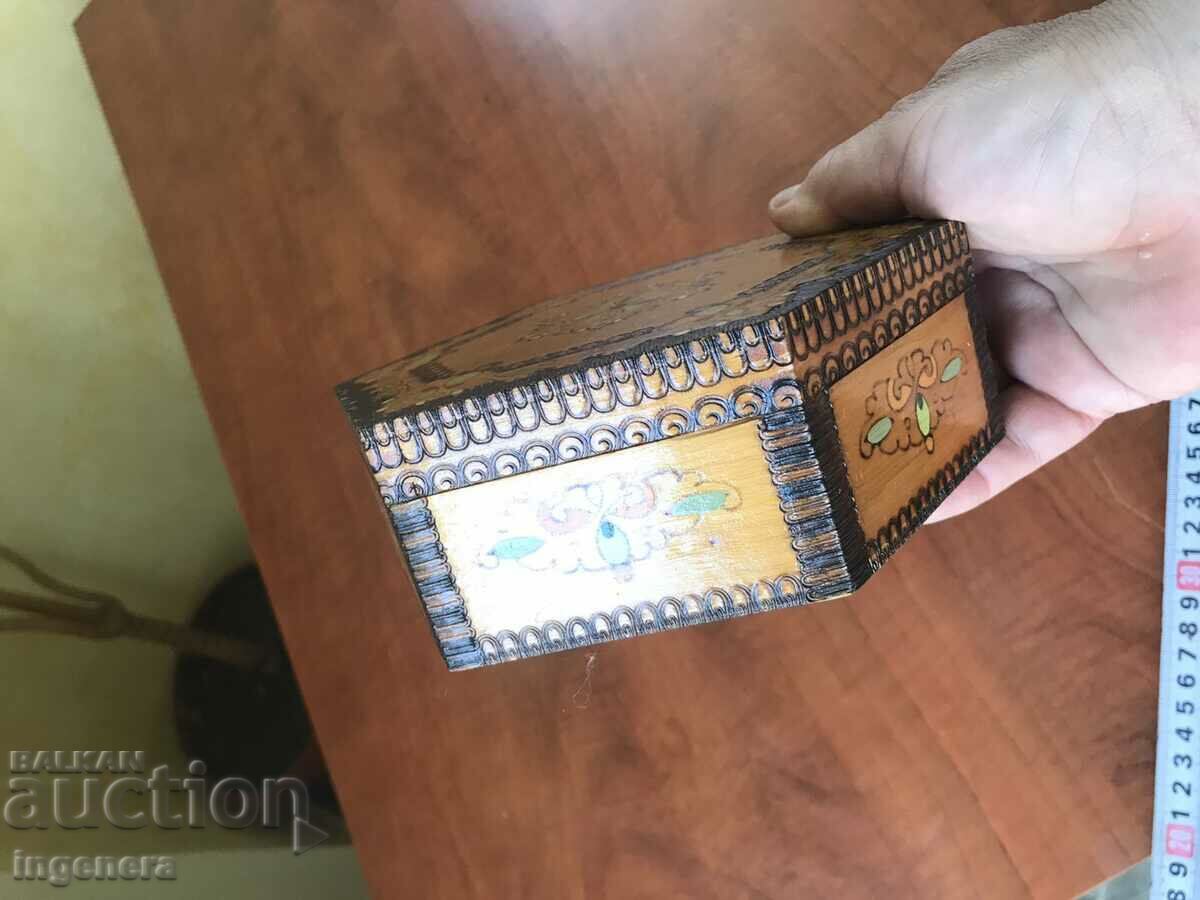 Delivery of BOX WOOD PYROGRAPH DRAWING ANTIQUE FROM SOCA MOSTRA