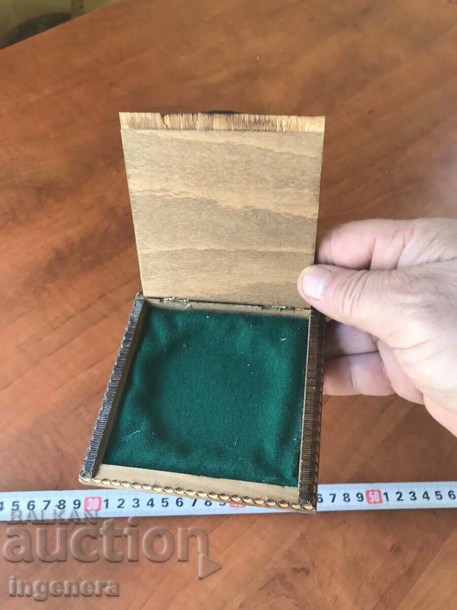 Auction  BOX WOOD PYROGRAPH DRAWING ANTIQUE FROM SOCA MOSTRA