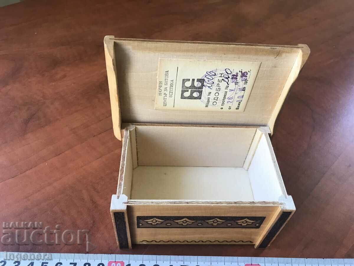 Auction  BOX WOOD PYROGRAPH DRAWING ANTIQUE FROM SOCA MOSTRA