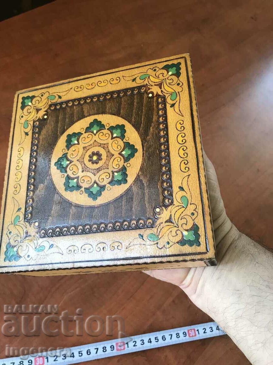 Livrarea CUTIE LEMN PIROGRAF DESEN ANTICHI DIN SOCA MOSTRA