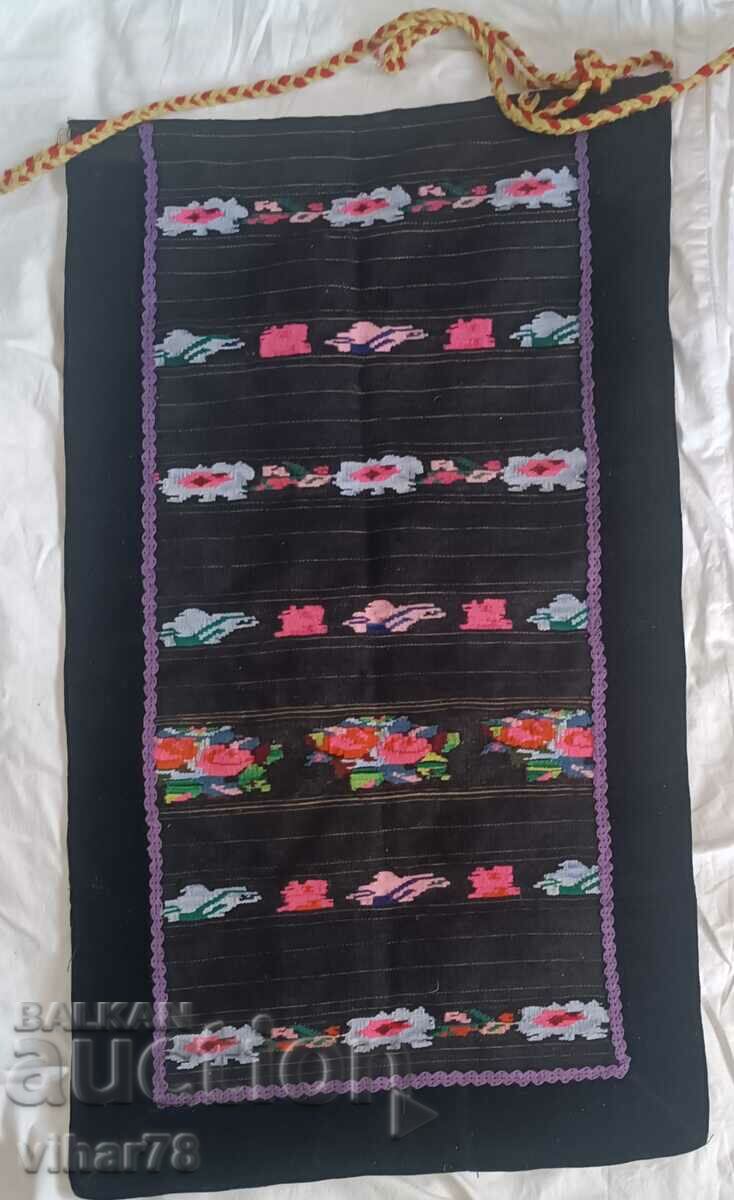 Delivery of An apron Delivery of An apron