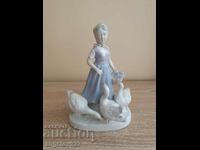 Beautiful porcelain figure figurine with markings