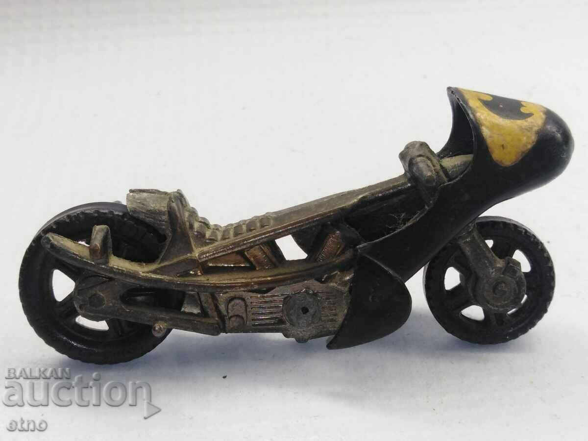 1978. Jucărie veche, jucării, MOTOCICLETA, Batman cu preț 30.00 BGN | € 15.34 1978. Jucărie veche, jucării, MOTOCICLETA, Batman cu preț 30.00 BGN | € 15.34