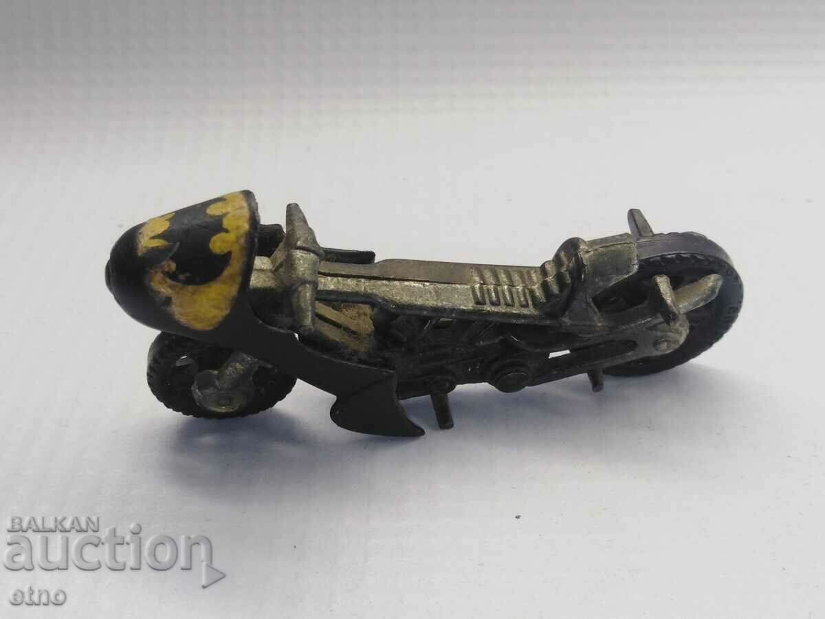 Licitație 1978. Jucărie veche, jucării, MOTOCICLETA, Batman Licitație 1978. Jucărie veche, jucării, MOTOCICLETA, Batman