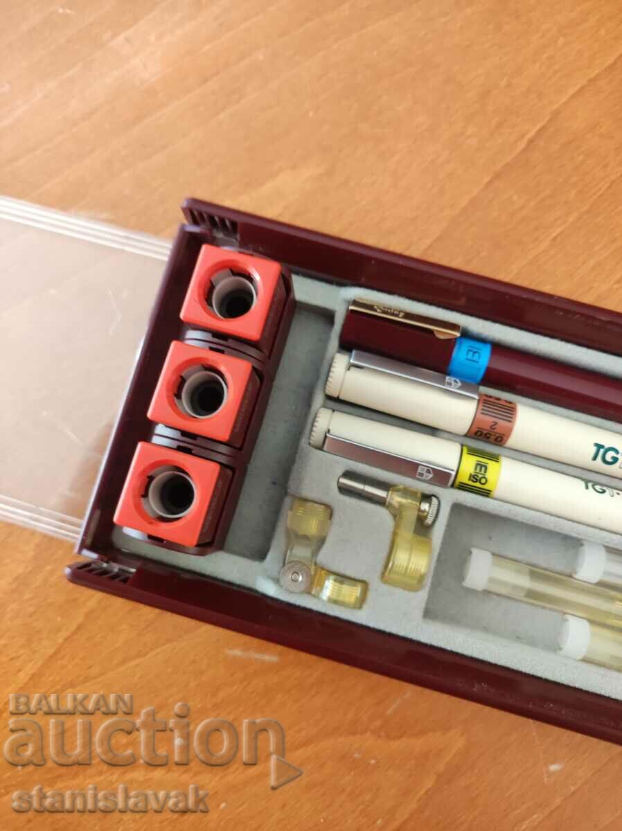 Delivery of Set of rapidographs Delivery of Set of rapidographs