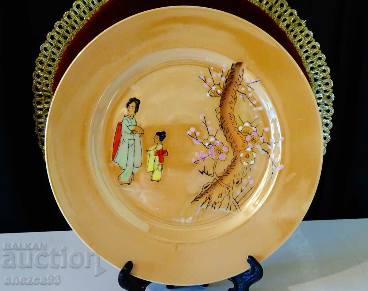 Japanese porcelain plate 18.5 cm.