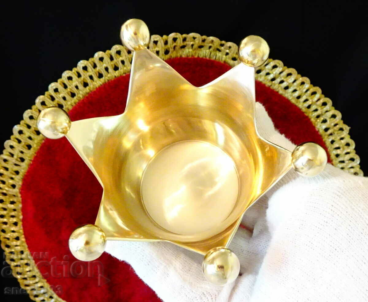 Bronze jewelry box, candlestick, crown with stones - 5