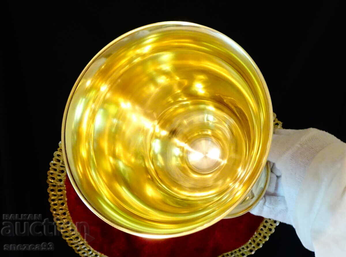 Auction Royal Bronze Wine Goblet 600 ml., Wine Server Auction Royal Bronze Wine Goblet 600 ml., Wine Server