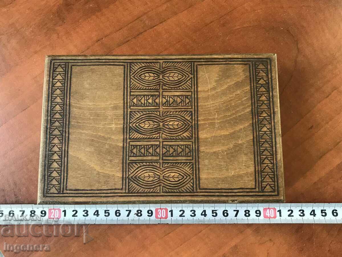 CUTIE LEMN PIROGRAF DESEN ANTICHI DIN SOCA MOSTRA cu preț 39.00 BGN | € 19.94 CUTIE LEMN PIROGRAF DESEN ANTICHI DIN SOCA MOSTRA cu preț 39.00 BGN | € 19.94