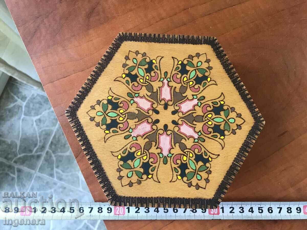 BOX WOOD PYROGRAPH DRAWING ANTIQUE FROM SOCA MOSTRA with price 35.00 BGN | € 17.90 BOX WOOD PYROGRAPH DRAWING ANTIQUE FROM SOCA MOSTRA with price 35.00 BGN | € 17.90