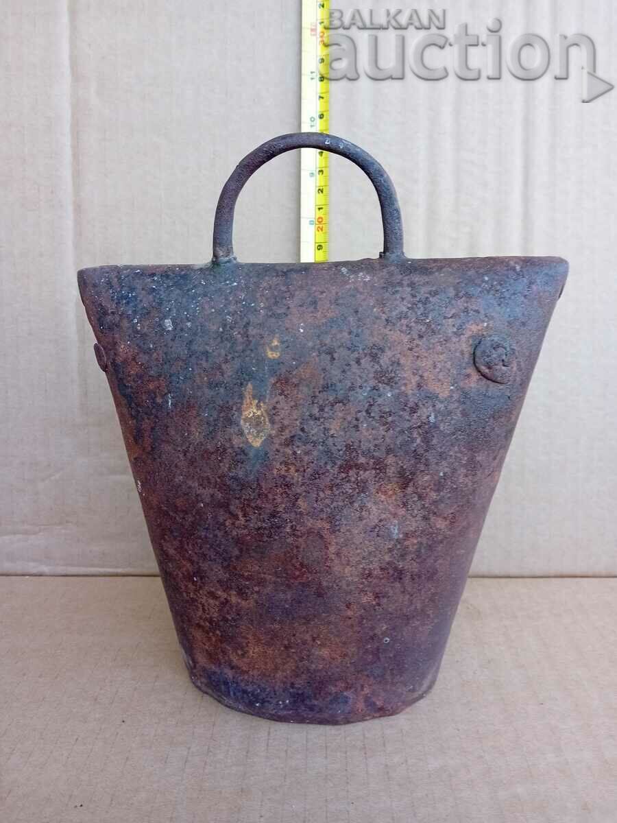 Delivery of big clap tumblek bell chan bell Delivery of big clap tumblek bell chan bell