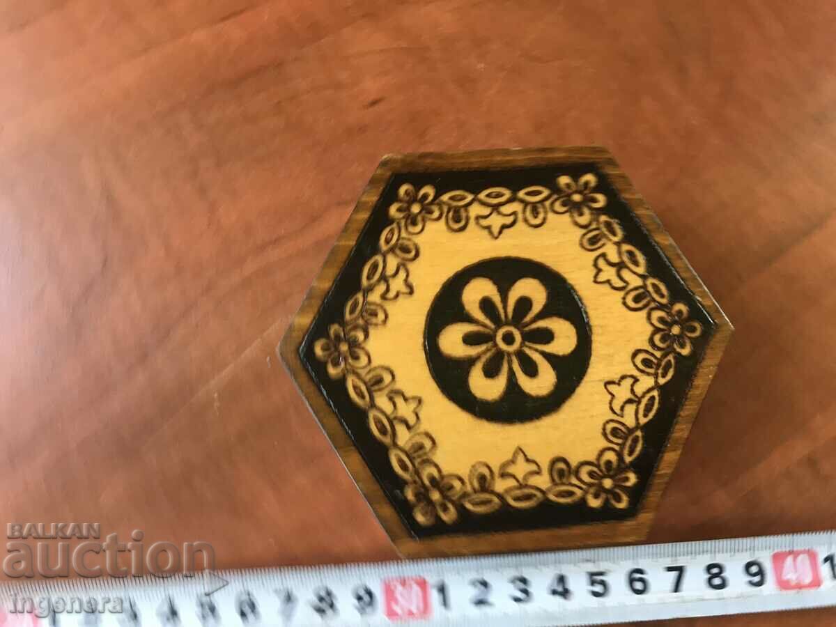BOX WOOD PYROGRAPH DRAWING ANTIQUE FROM SOCA MOSTRA with price 35.00 BGN | € 17.90