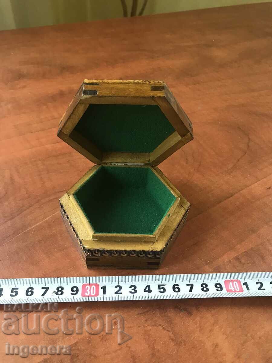 Auction  BOX WOOD PYROGRAPH DRAWING ANTIQUE FROM SOCA MOSTRA