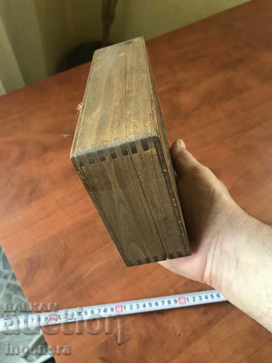 Livrarea CUTIE LEMN PIROGRAF DESEN ANTICHI DIN SOCA MOSTRA Livrarea CUTIE LEMN PIROGRAF DESEN ANTICHI DIN SOCA MOSTRA