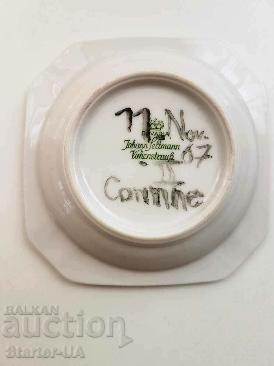 Доставка на Авторски рисуван пепелник. С маркировка. Доставка на Авторски рисуван пепелник. С маркировка.