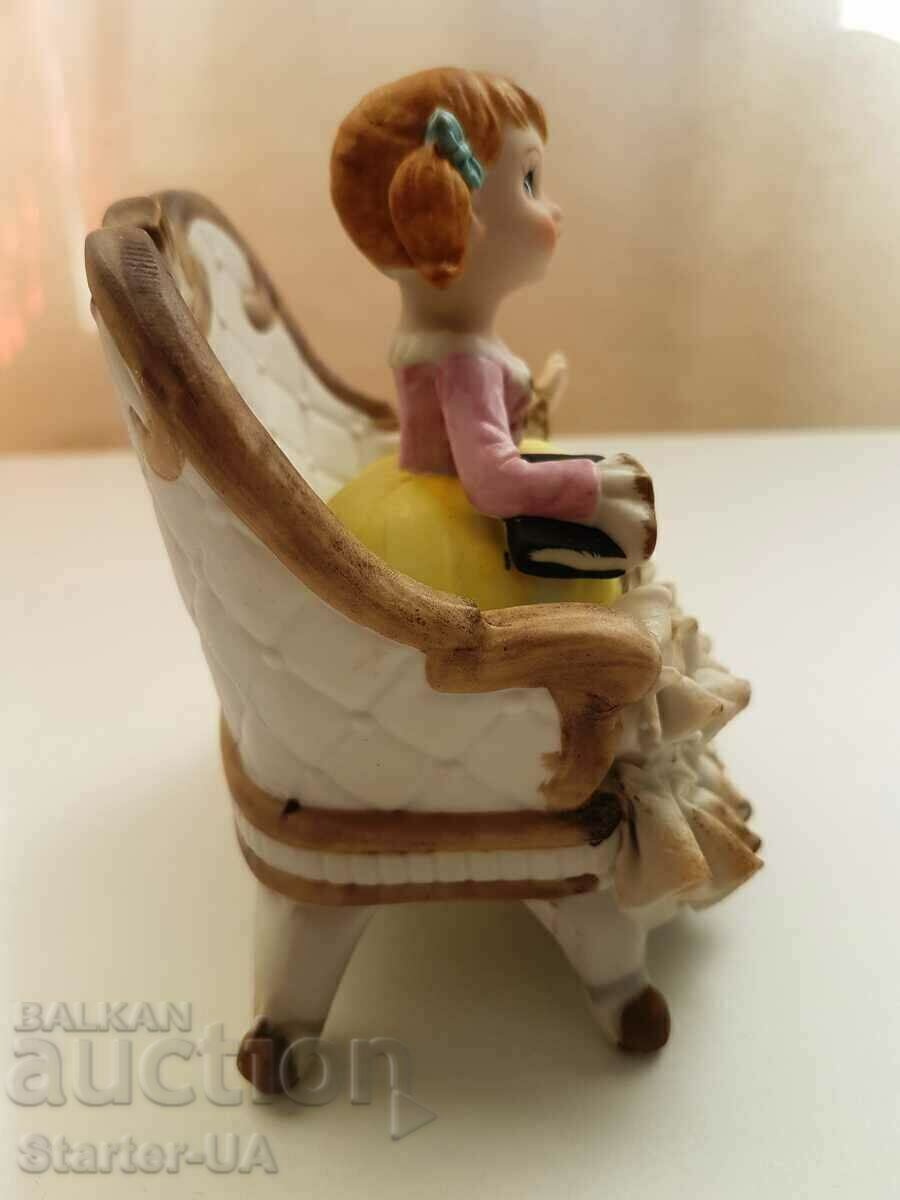 Frumoasă figură din ceramică cu marcaje !!! cu preț € 1.00 | 1.96 BGN