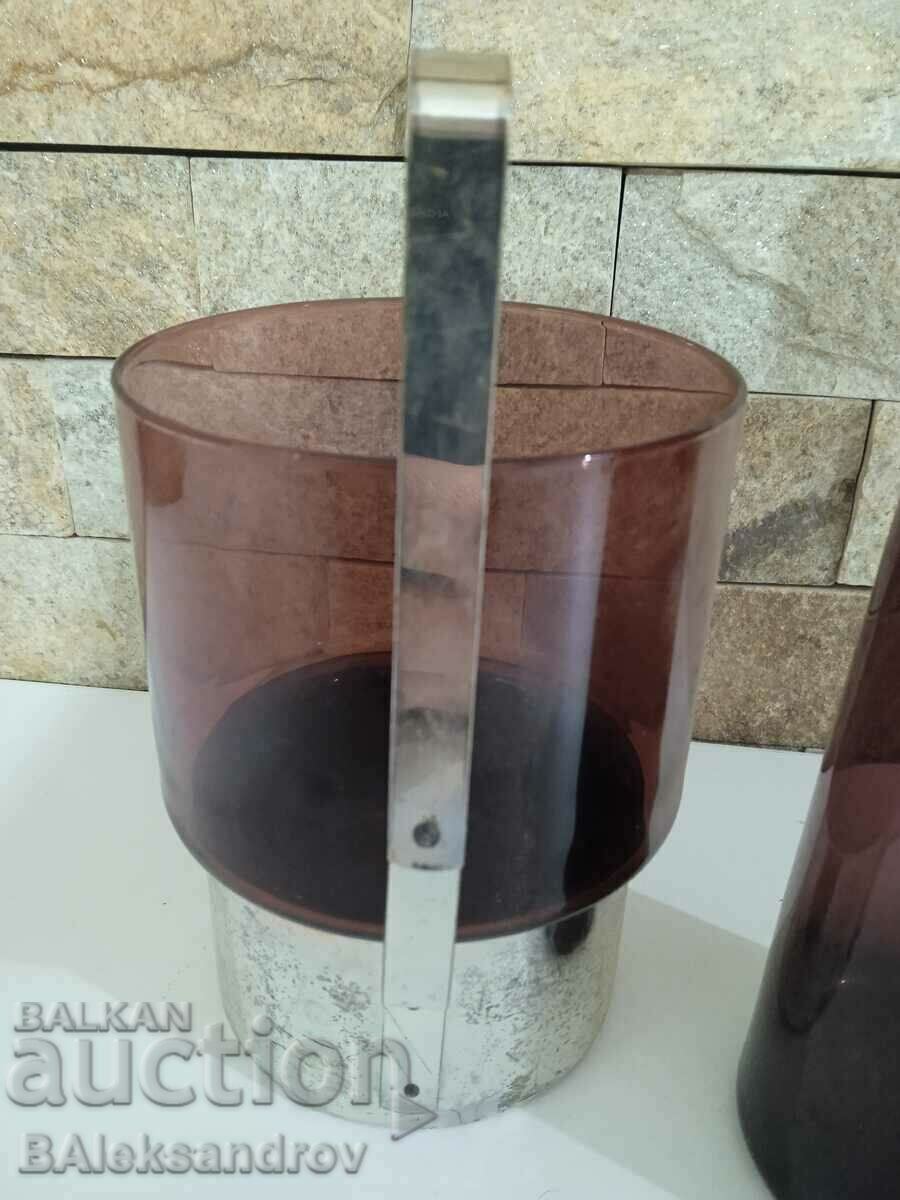 Delivery of Lot of colored glass vase and cooler Delivery of Lot of colored glass vase and cooler