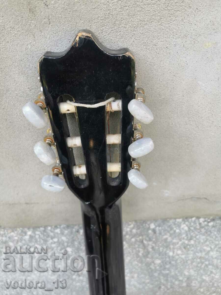 Auction GUITAR Auction GUITAR