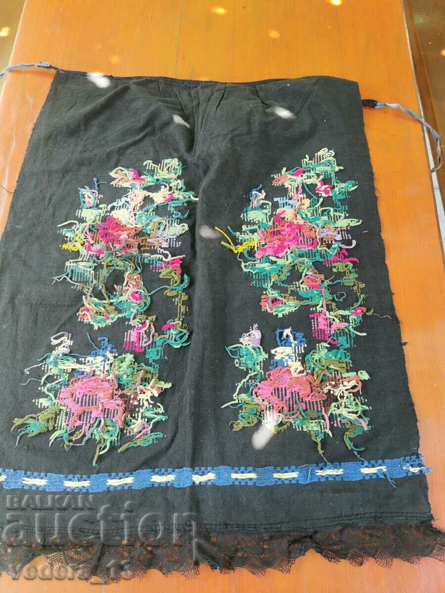 Delivery of FOLK COSTUME - APRON Delivery of FOLK COSTUME - APRON