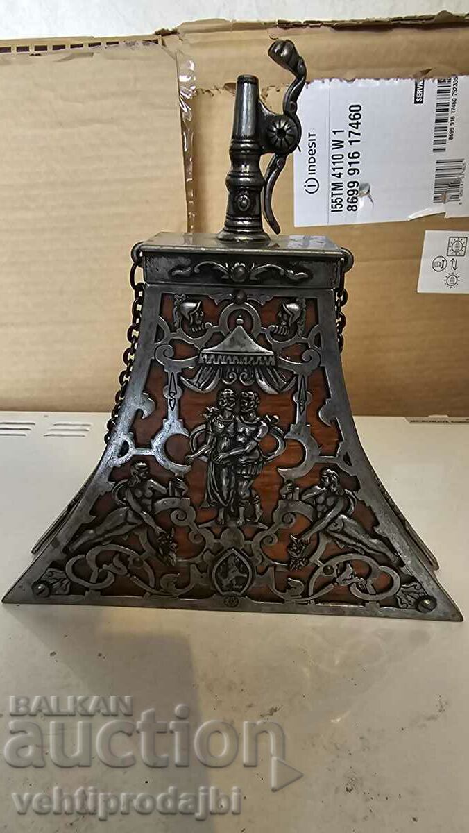 Auction Metal-wooden pot Auction Metal-wooden pot