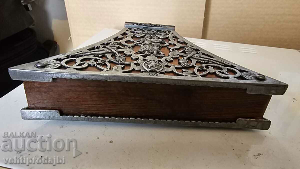 Metal-wooden pot - 6 Metal-wooden pot - 6