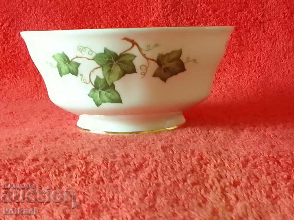 Old porcelain bowl gilt ENGLAND Colclough with price 21.00 BGN | € 10.74 Old porcelain bowl gilt ENGLAND Colclough with price 21.00 BGN | € 10.74