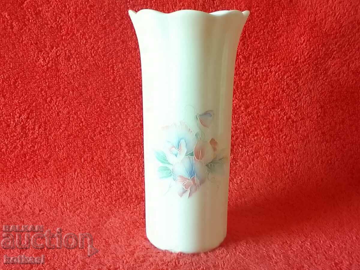 Auction Old porcelain Vase ENGLAND AYNSLEY Embossed surface Auction Old porcelain Vase ENGLAND AYNSLEY Embossed surface