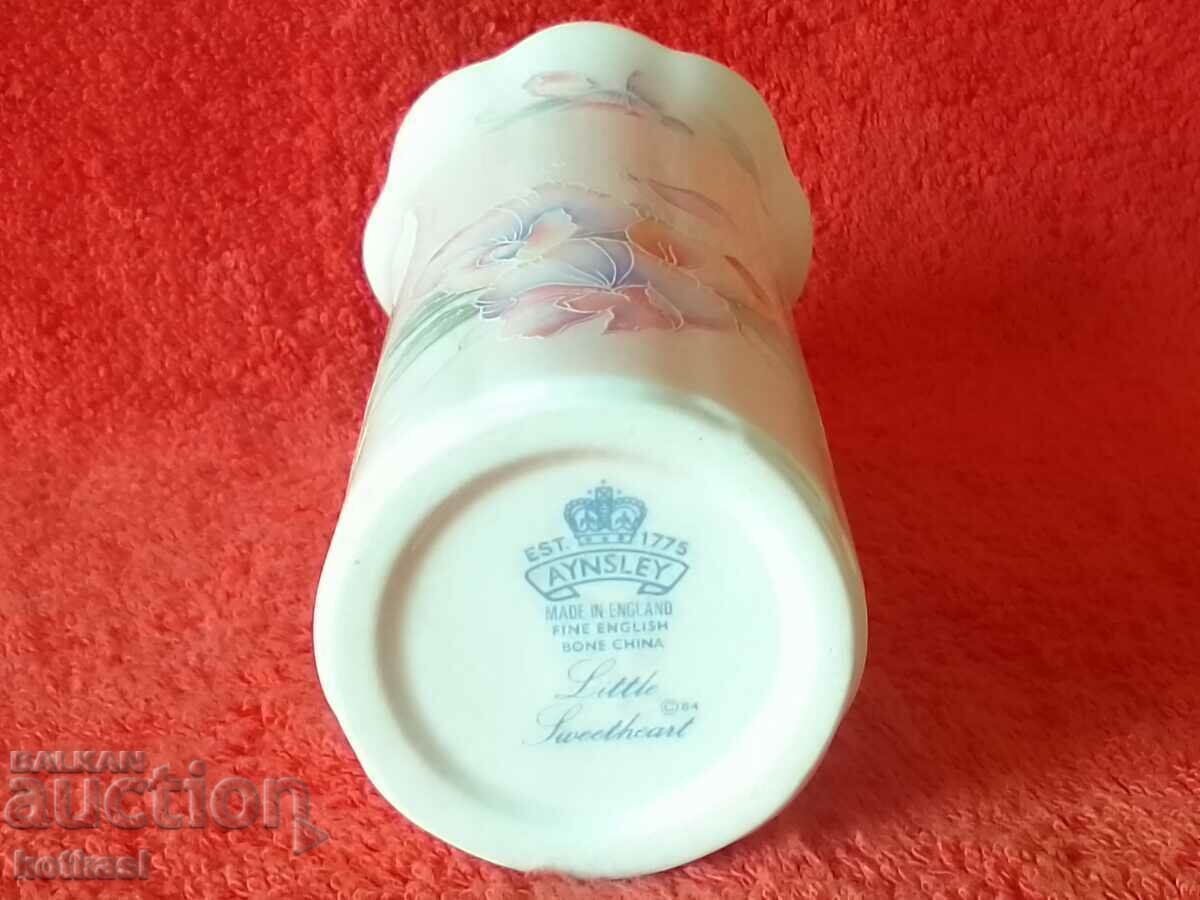 Old porcelain Vase ENGLAND AYNSLEY Embossed surface - 7 Old porcelain Vase ENGLAND AYNSLEY Embossed surface - 7