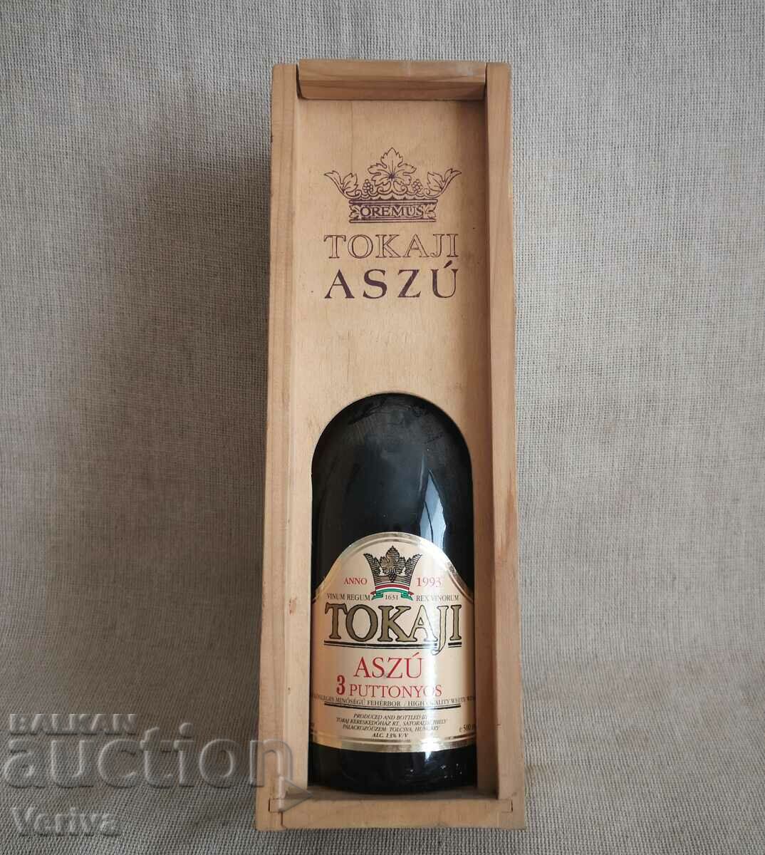 A bottle of Tokaji Aszú 3 Puttonyos wine from 1993, Hungary
