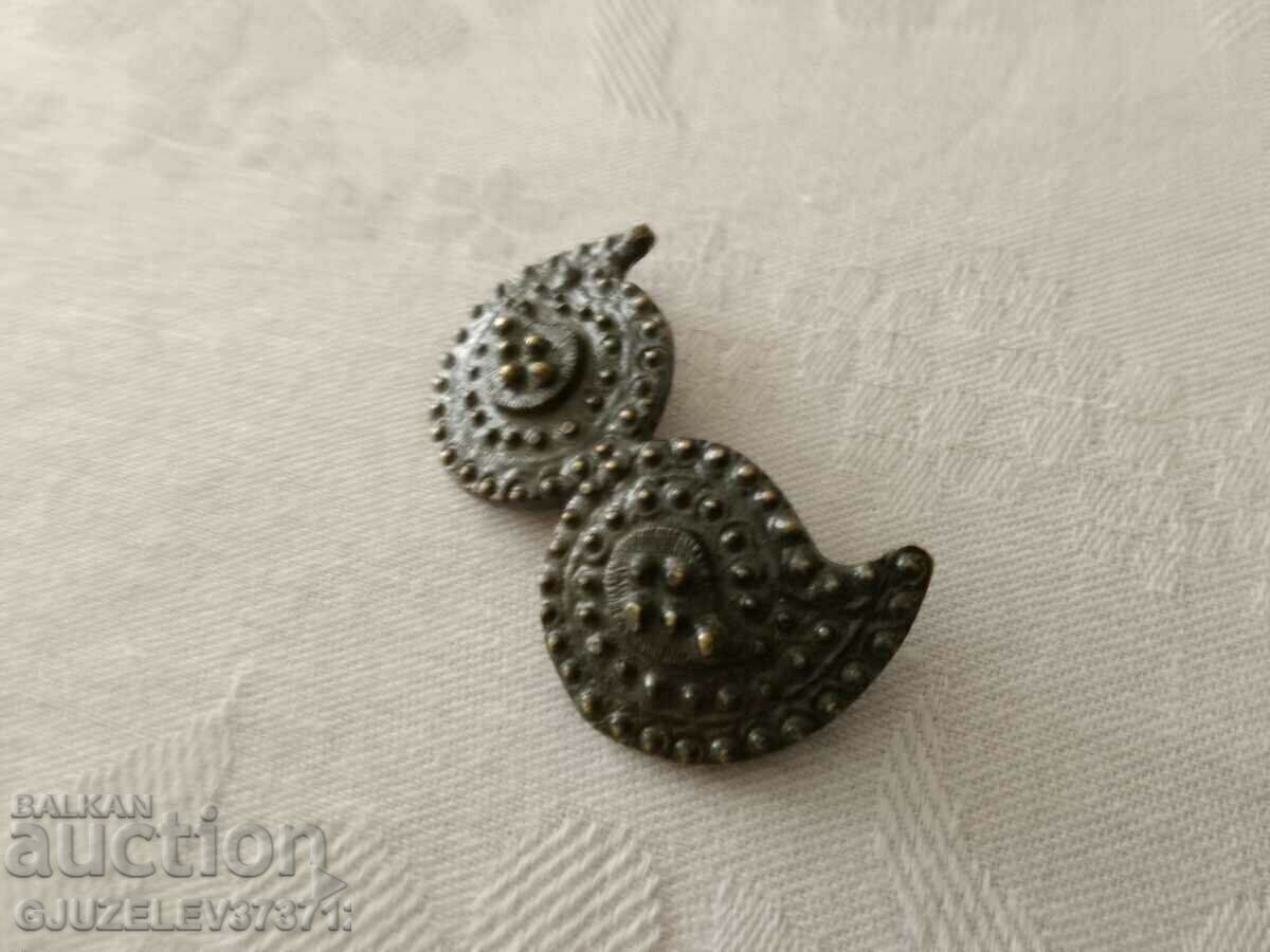 Old brooch, bronze jewelry with price 35.00 BGN | € 17.90